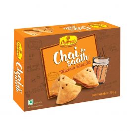 Haldirams Trikoni Khasta 200g